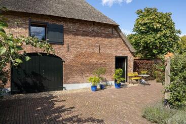 Den Eijngel Bed And Breakfast