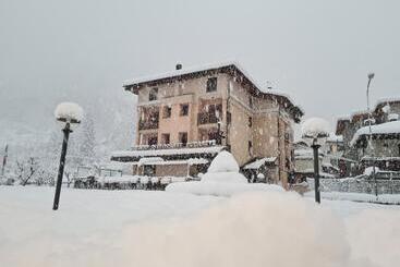 호텔 Ristorante Bucaneve