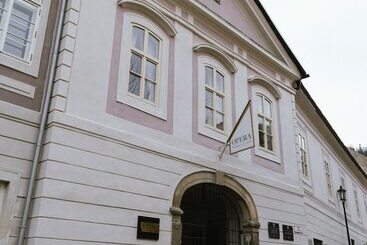 Opera Apartments