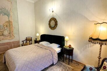 Opera Apartments