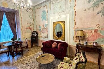 Opera Apartments