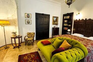 Opera Apartments