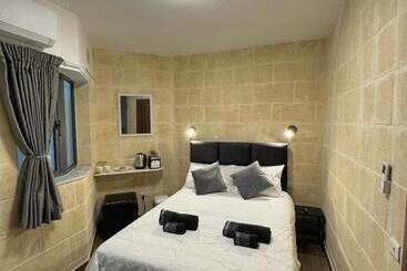پانسیون Capital Heights Room, Victoria