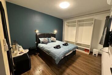 پانسیون Capital Heights Room, Victoria