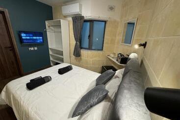 پانسیون Capital Heights Room, Victoria