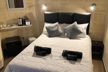 پانسیون Capital Heights Room, Victoria