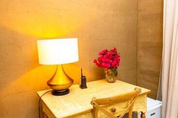 استراحتگاه Adobe Villas