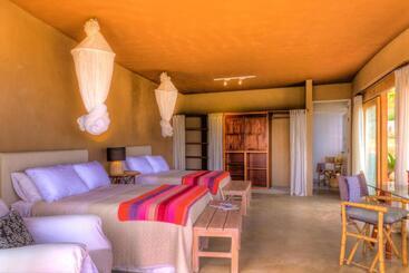 استراحتگاه Adobe Villas
