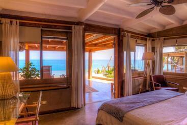 استراحتگاه Adobe Villas