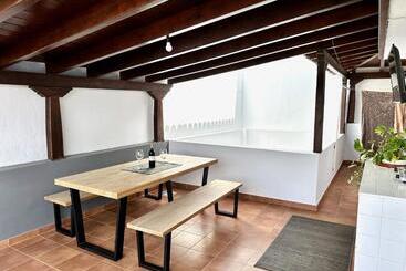 Alcalá Retreat: Ocean View & Modern Comfort