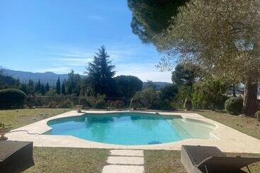 ベッドアンドブレックファースト L’hacienda Francesa