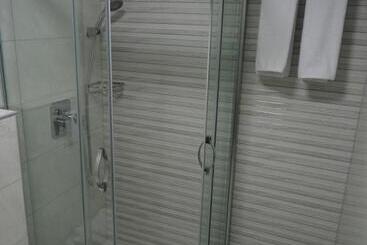 تختخواب و صبحانه Zeni̇a Otel