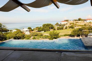 هتل Don Bululo Camping Lodge