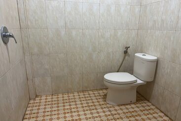 هتل Oyo 93652 Karunia Kost & Penginapan