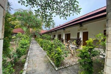 هتل Oyo 93657 Puri Batu Bolong