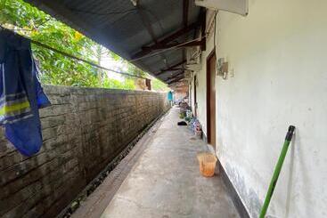 هتل Oyo 93657 Puri Batu Bolong