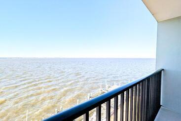 هتل Pintail Point Unit 305