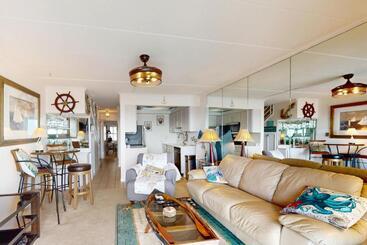 هتل Pintail Point Unit 305