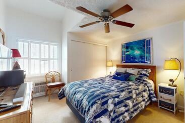 هتل Pintail Point Unit 305