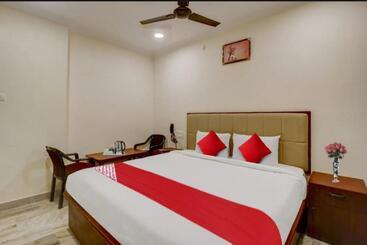 هتل Sri Sai Residency