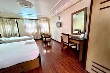 هتل Taleju Grand