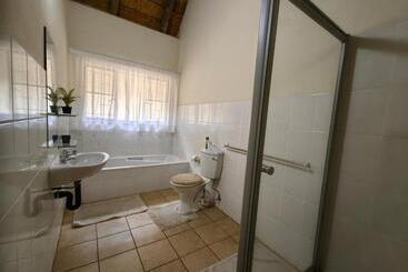 هتل Tamanini Timbavati Lodge