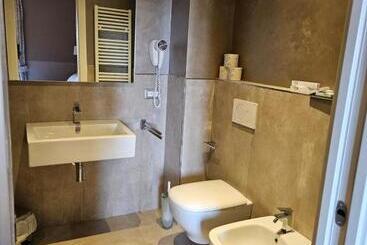 پانسیون Prima Fila Due Pemium Guest House