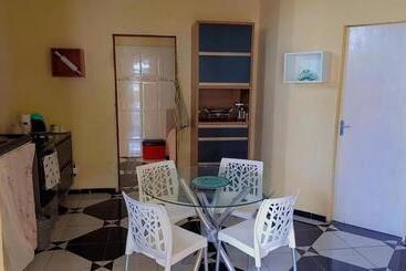 פנסיון Riverside House