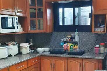 هاستل Sassy S Place