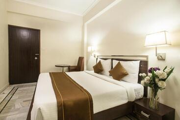 Collection O Hotel Arch Inn