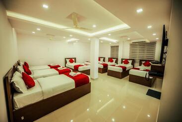 هتل Airport Avenue Plaza Cochin Airport