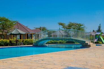 هتل Calfie Resort Kisumu