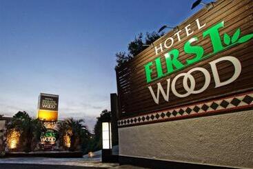 هتل Firstwood 大栄店
