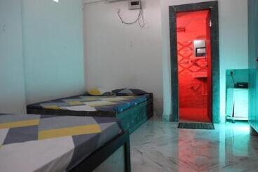 Отель Green Valley Seas And Resorts