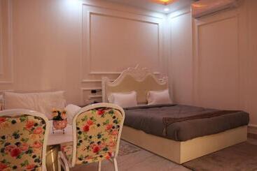 Отель Green Valley Seas And Resorts