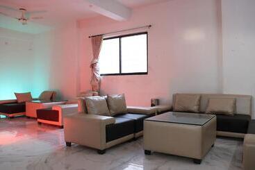 Отель Green Valley Seas And Resorts