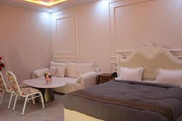 Отель Green Valley Seas And Resorts