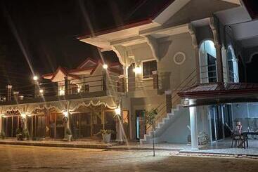 فندق Lawson’s Beach Resort