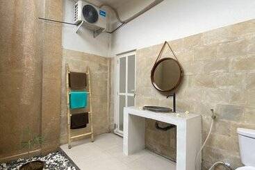 هتل Zavana Rooms