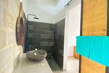 هتل Zavana Rooms
