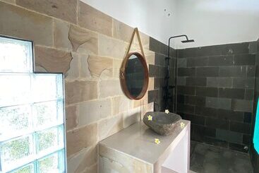 هتل Zavana Rooms