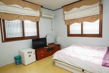 Jun Motel