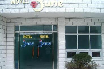 Jun Motel