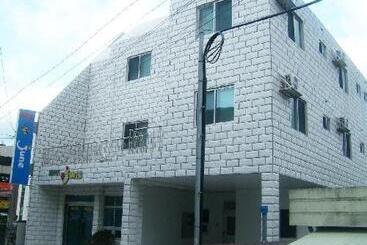 Jun Motel