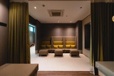 One Uptown Residence Bgc