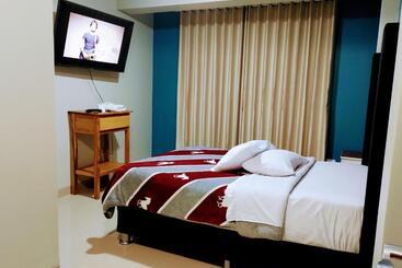 پانسیون Hostal Toscano Suites