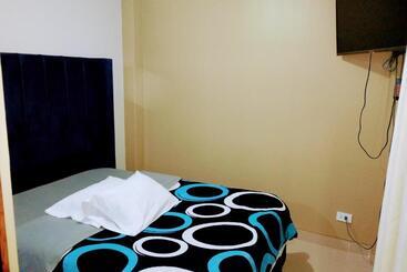 پانسیون Hostal Toscano Suites