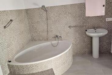 پانسیون Pompeya Merida Suite