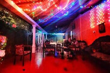 旅馆 Feel Like Home Anuradhapura