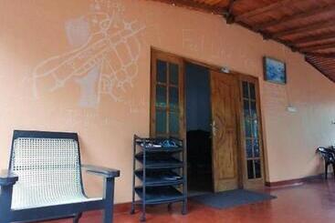 旅馆 Feel Like Home Anuradhapura